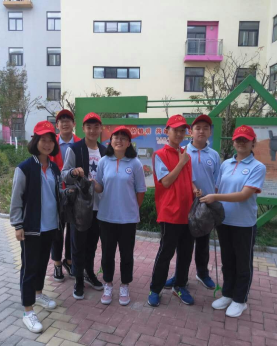  雙語小標兵，創(chuàng)文我先行